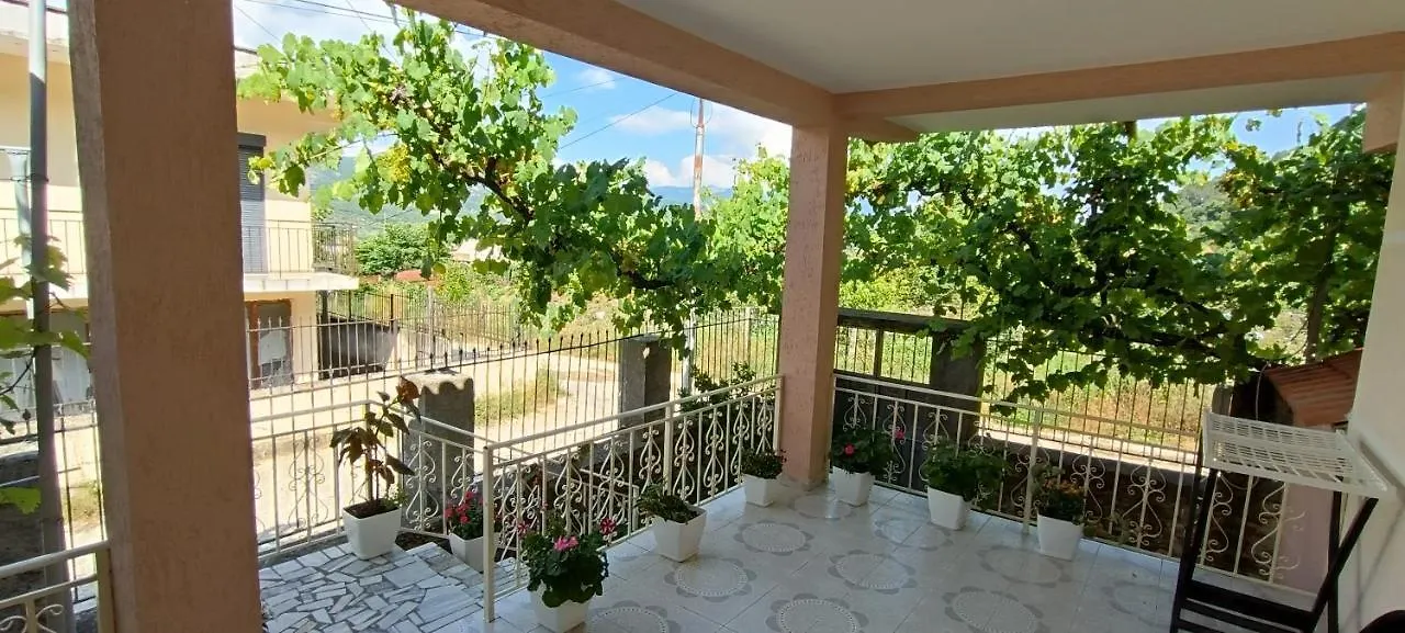 Eljos House Permet Hotel